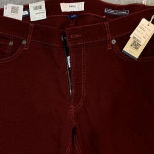 NEW Brax Chuck modern fit jeans in maroon color